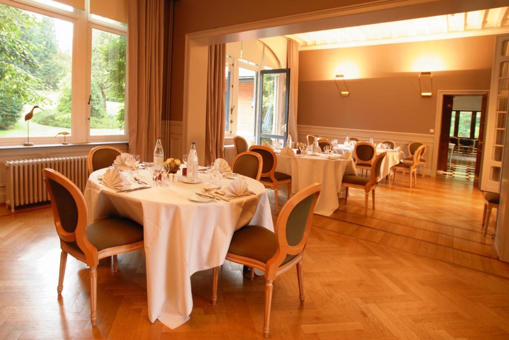 Martin'S Manoir Hotel Genval Exterior photo