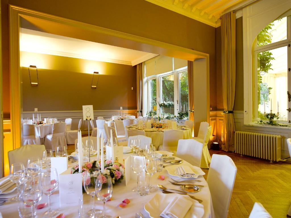 Martin'S Manoir Hotel Genval Exterior photo