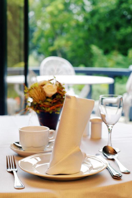 Martin'S Manoir Hotel Genval Exterior photo