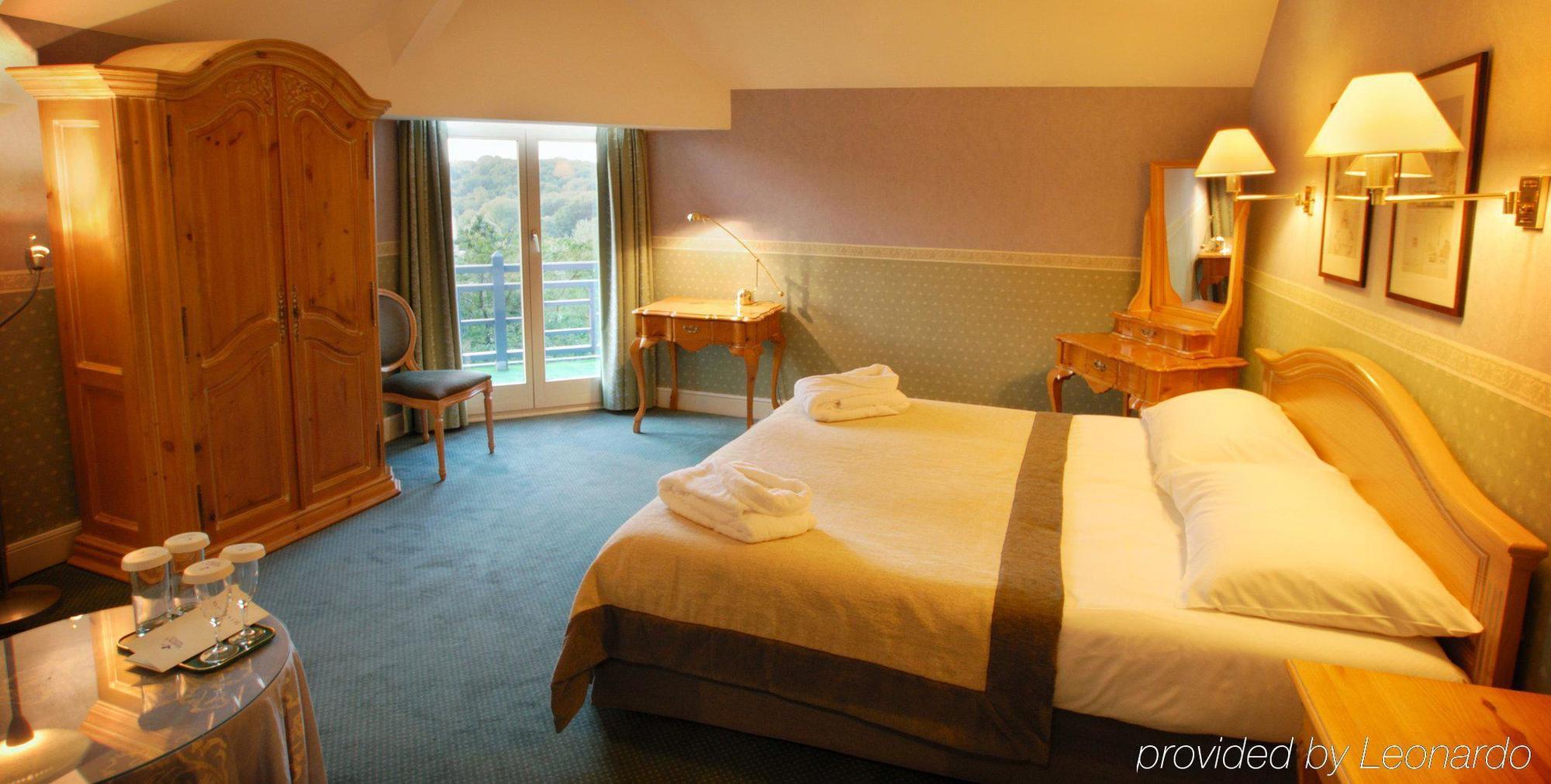 Martin'S Manoir Hotel Genval Exterior photo